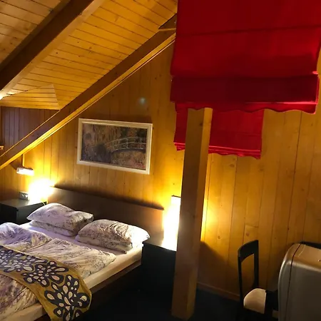 Bed and Breakfast Happy Village Kastiel